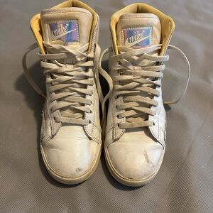 Nike women’s Blazer Mid ‘White Topaz’